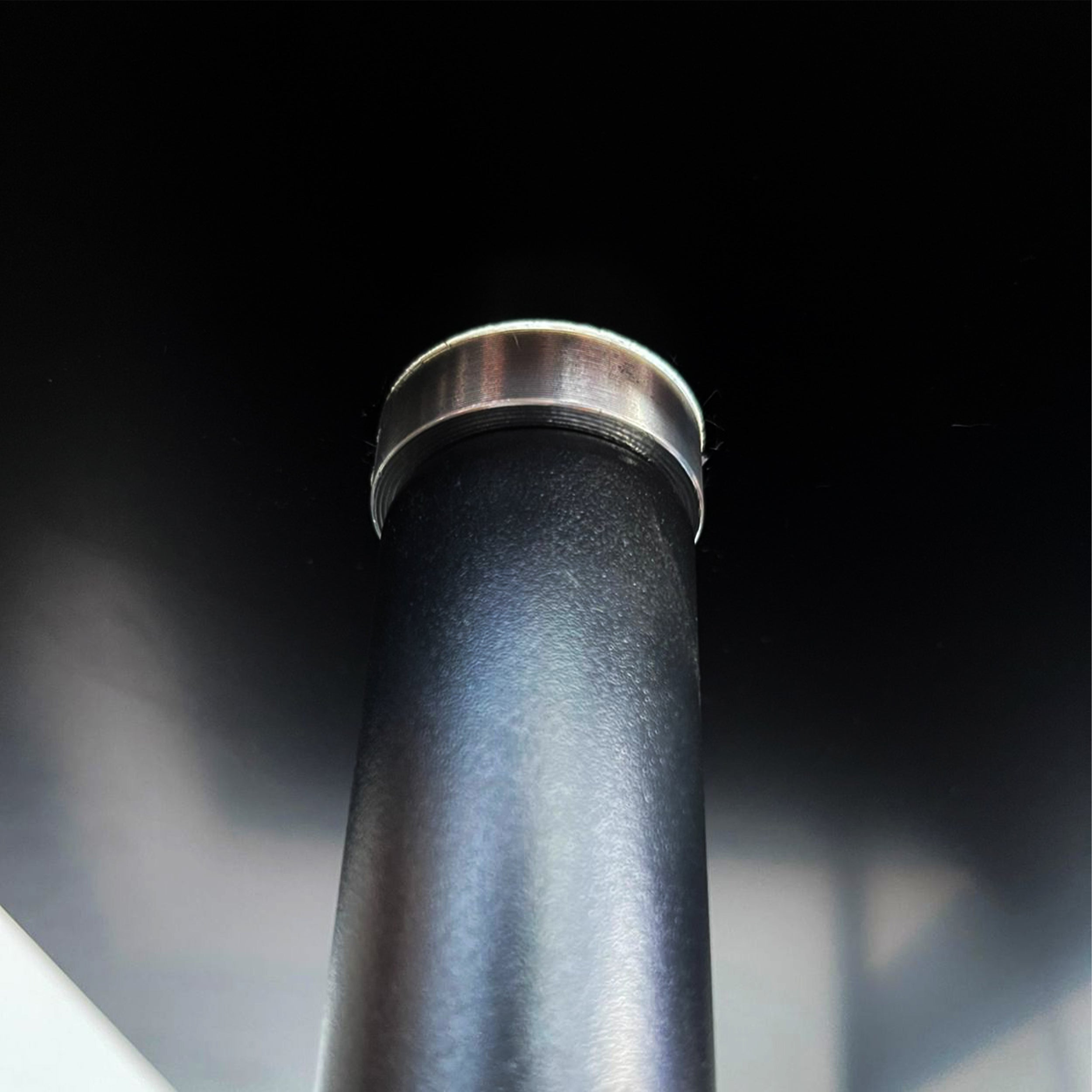 Escritorio con gaveteros diseño moderno vidrio y metal –  premium