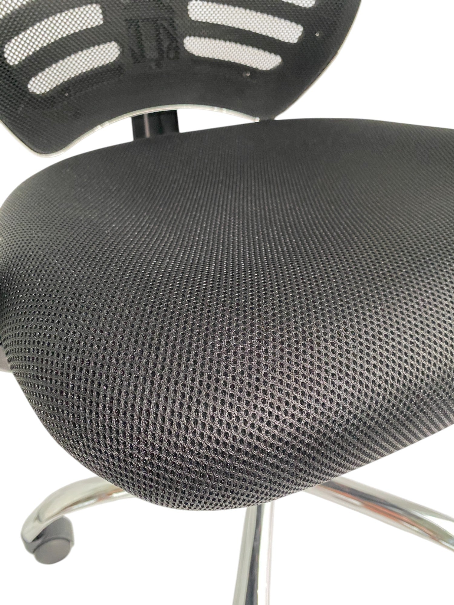 Silla Con Respaldo de Malla base cromada - Emma