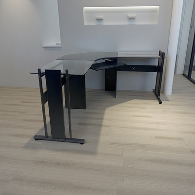 Escritorio gerencial en vidrio templado y metal - estilo moderno y elegante